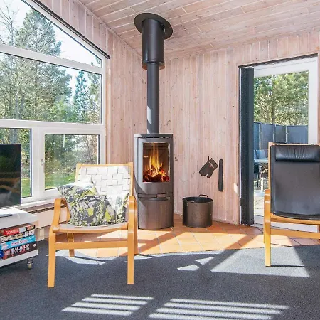 12 Person Holiday In Bl Vand